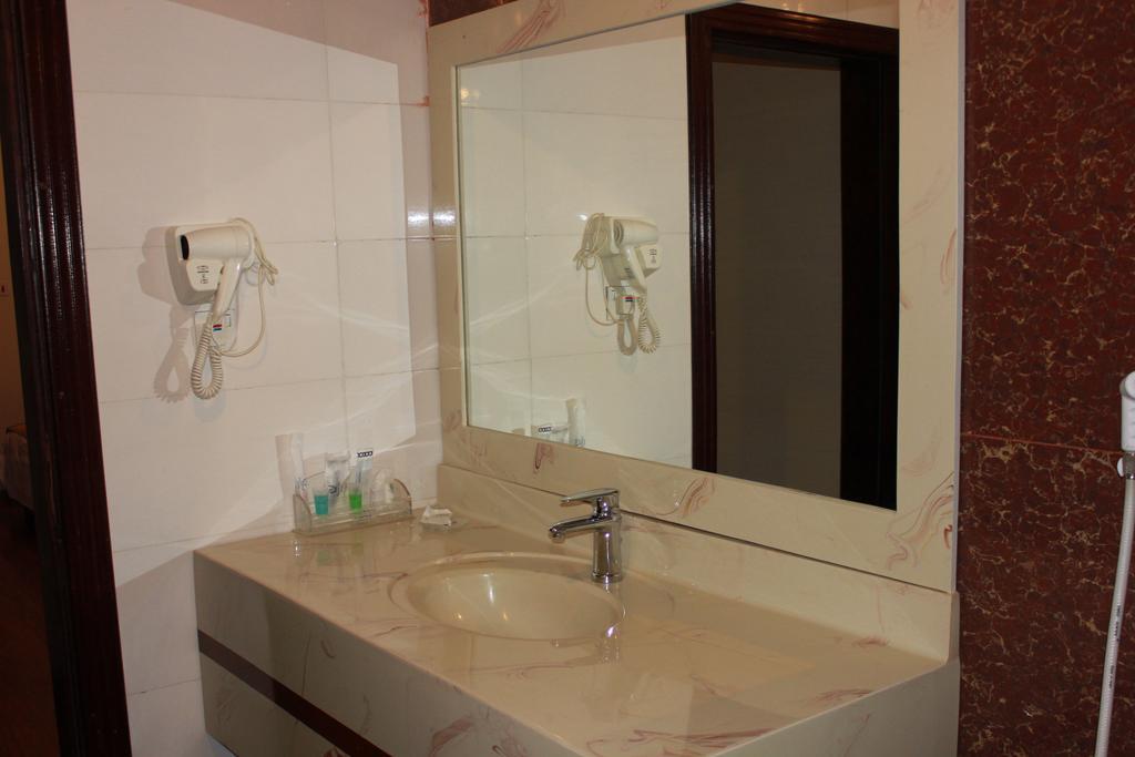 Hotel Nuzol Tala Khafji Esterno foto