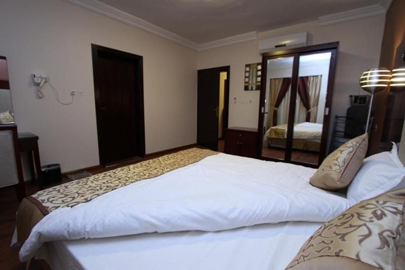 Hotel Nuzol Tala Khafji Esterno foto